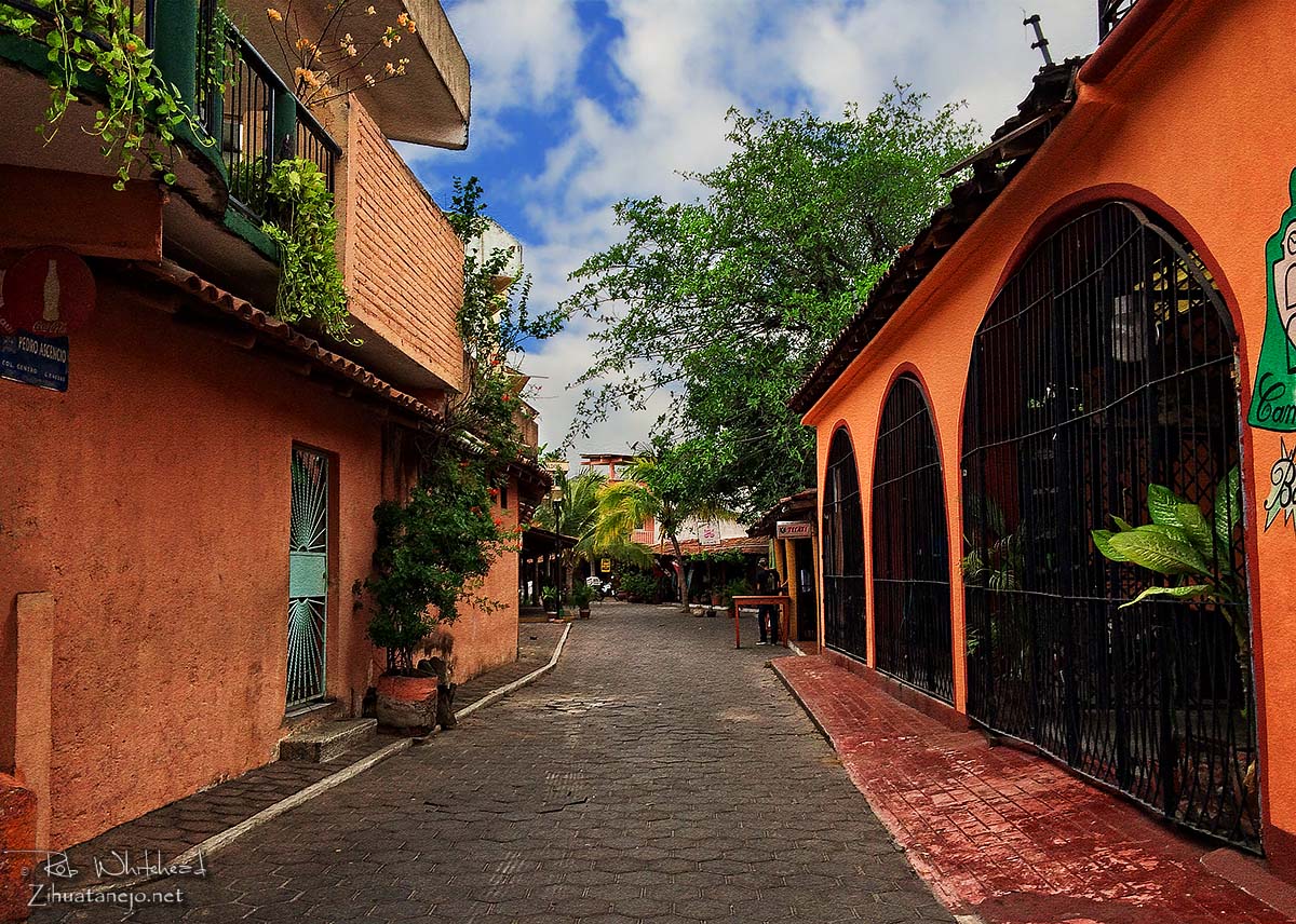 Calle Pedro Ascencio en Zihuatanejo Centro